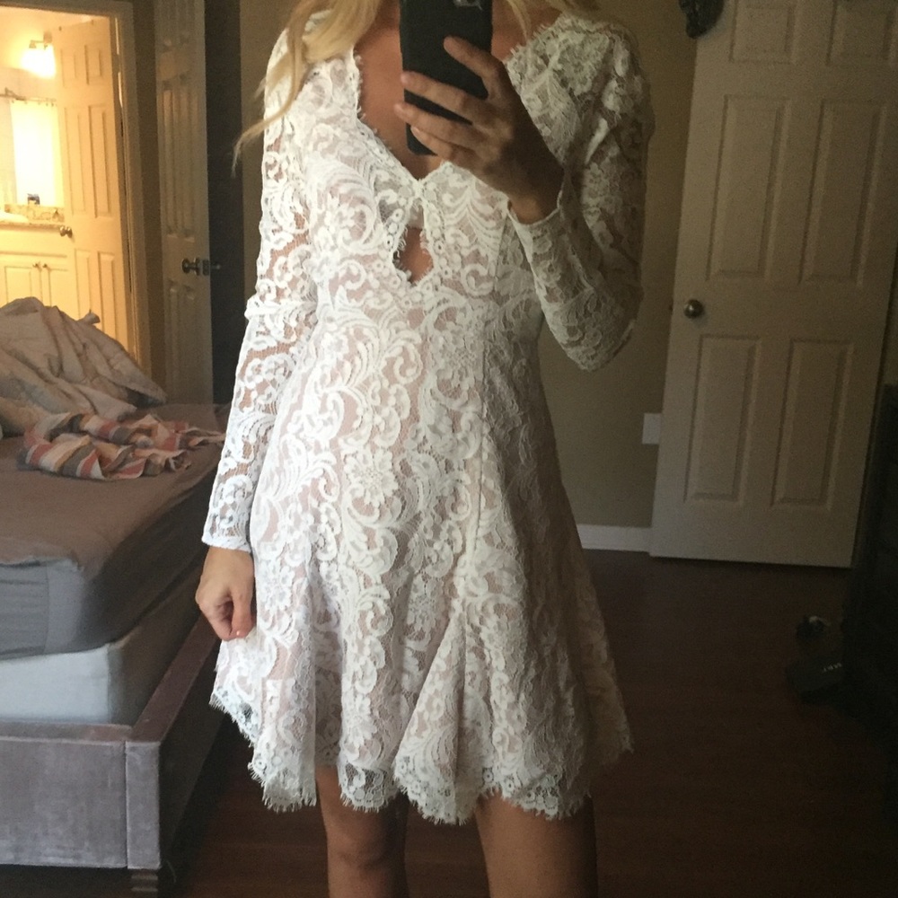 Style Stalker Long sleeve Lace Dress Small